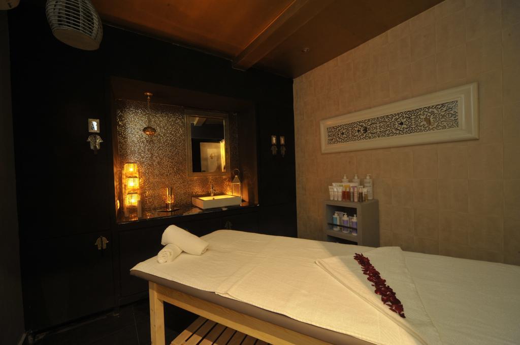 Le Trianon Luxury Hotel & Spa Casablanca Esterno foto